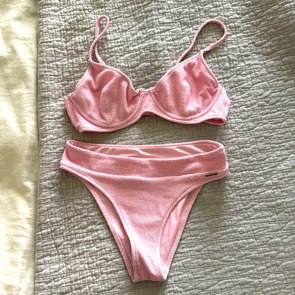 Blackbough Pink Textured Underwire Bikini Set